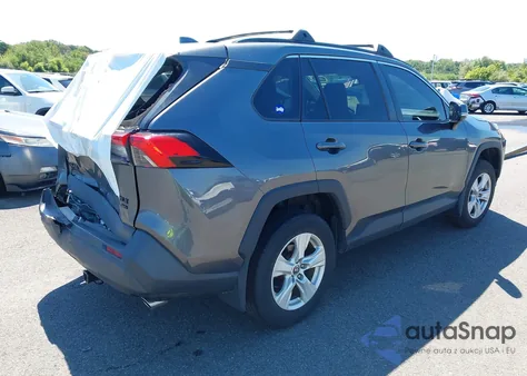 2021 Toyota Rav4 Xle z USA, uszkodzony, nr VIN 2T3P1RFV5MC175396